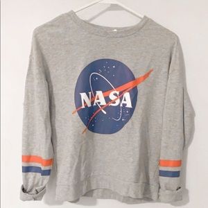 this is a H&M heather grey NASA shirt ♡